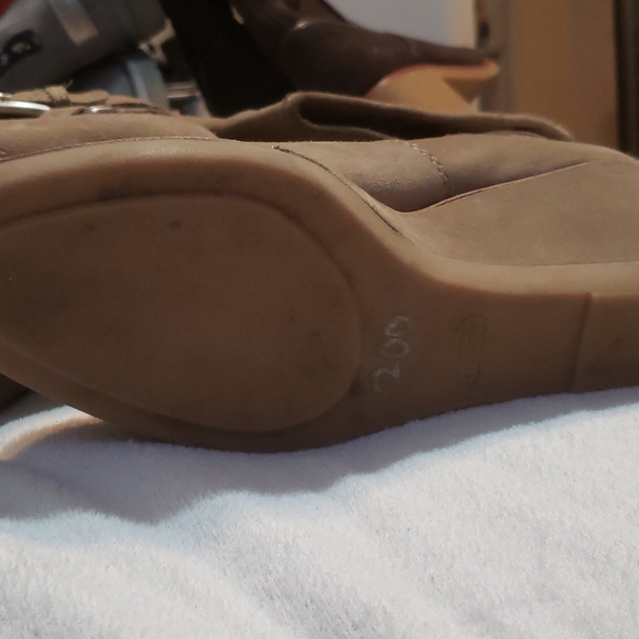 Suede tan boots - Picture 4 of 5